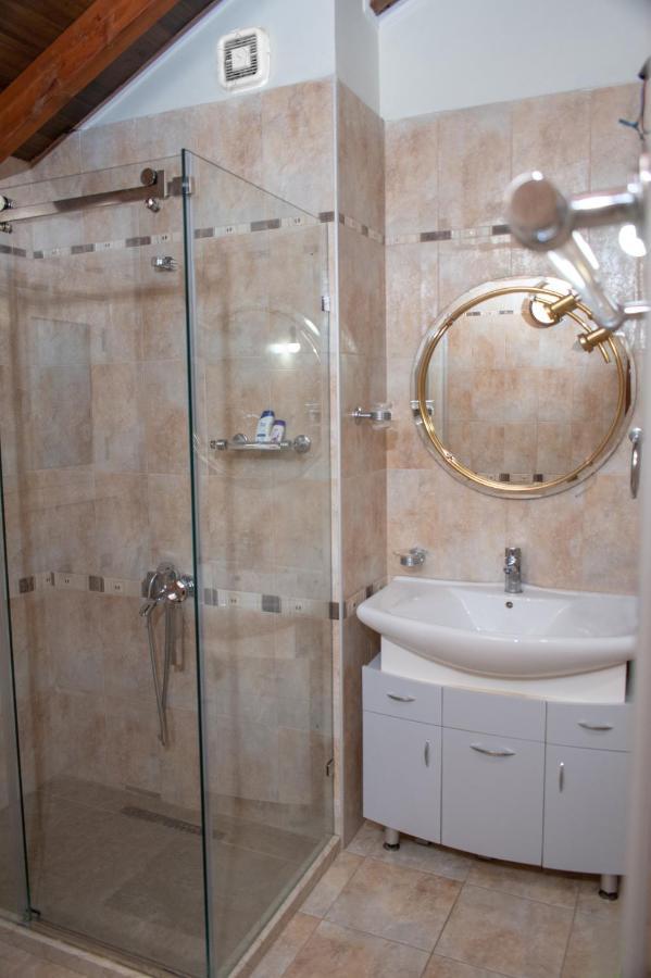 Vila Zahaj Vlorë エクステリア 写真