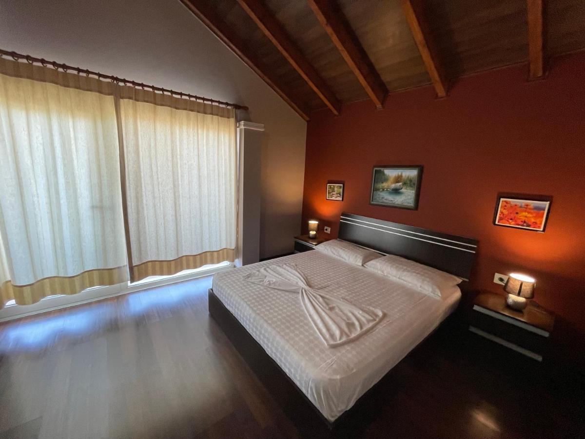 Vila Zahaj Vlorë エクステリア 写真